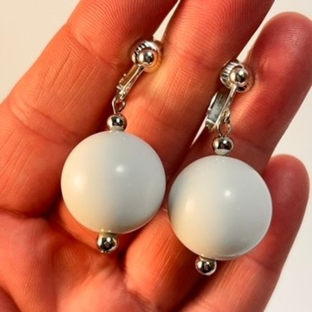 Vintage Gumball Beads White Clip On Earrings Acrylic Statement Boho Retro Mod